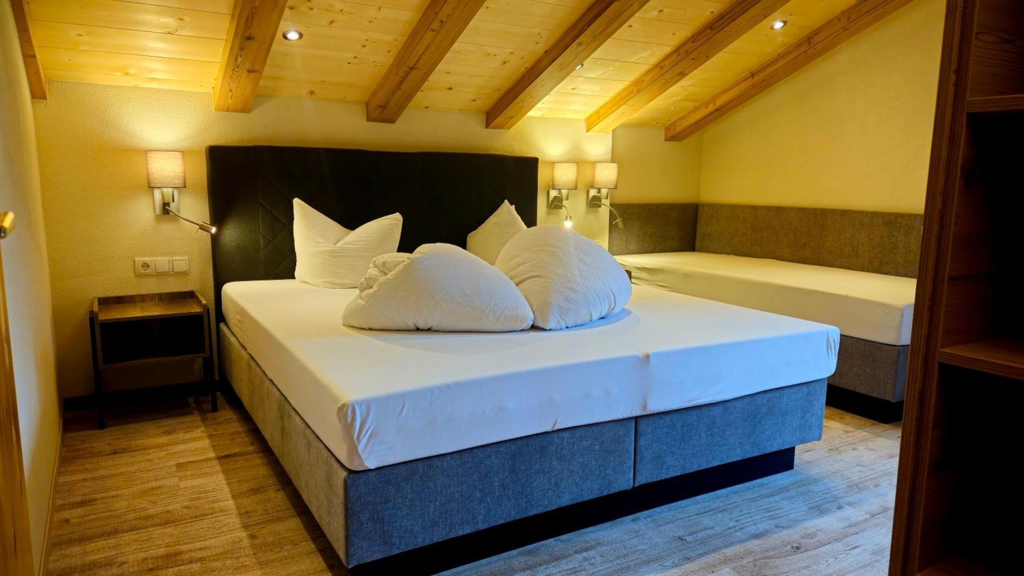 Hotel Garni Schoenblick Зёльден Экстерьер фото
