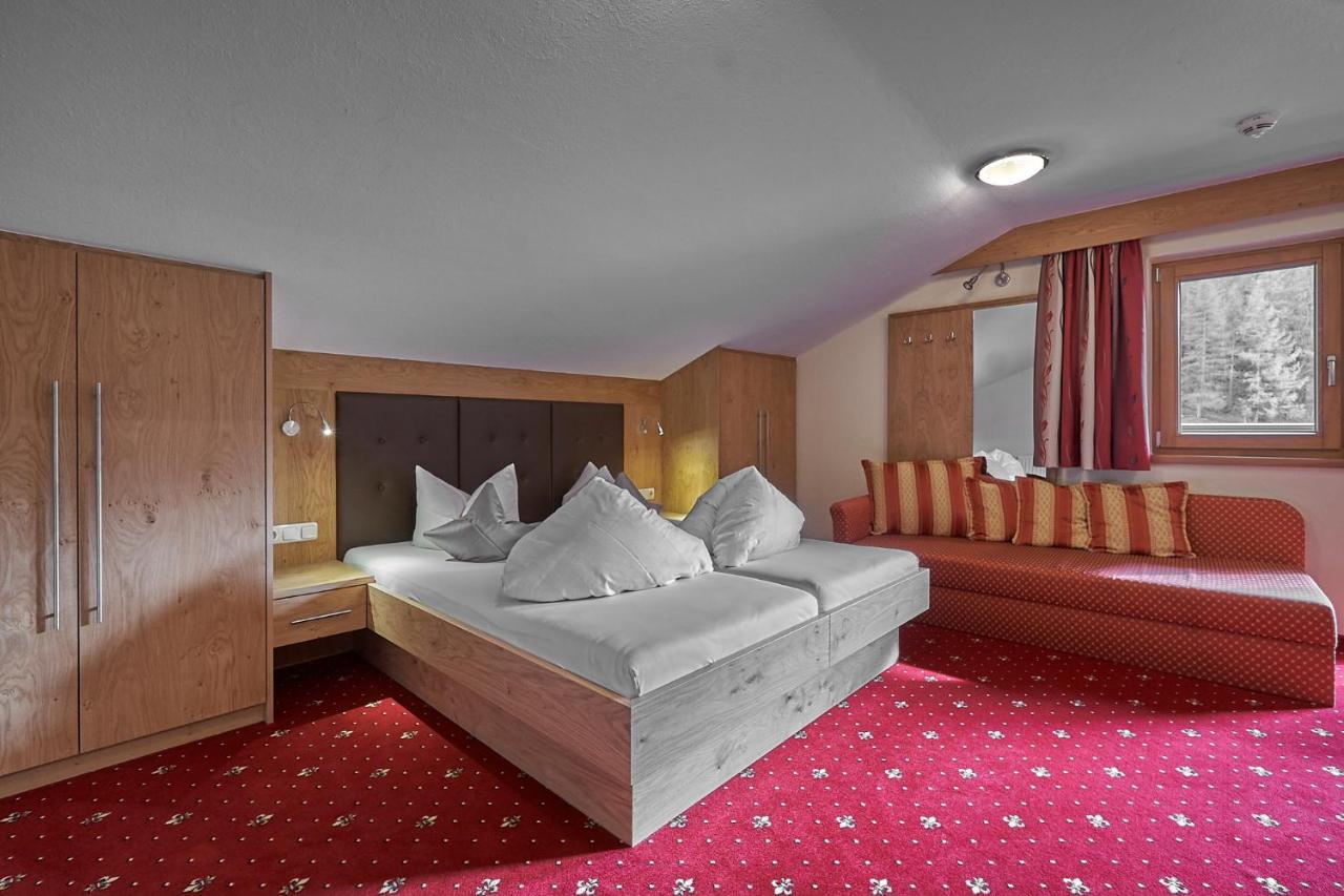 Hotel Garni Schoenblick Зёльден Экстерьер фото