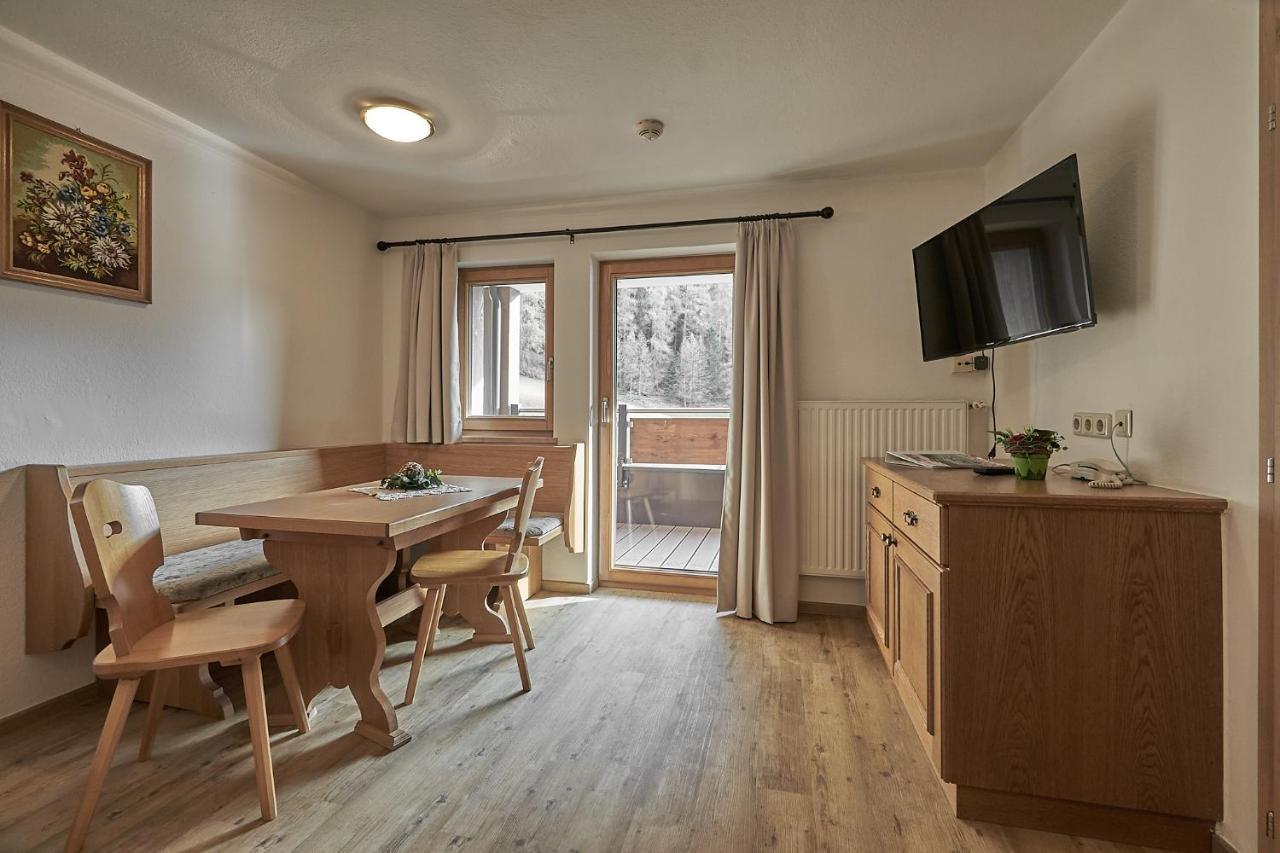Hotel Garni Schoenblick Зёльден Экстерьер фото